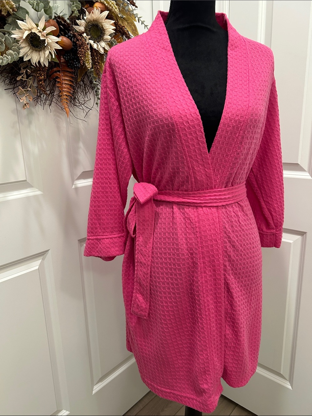 Joyspun Women's Hot Pink Waffle Knit Robe with Tie Size Small